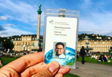 Yoga memfoto ID card kantornya di pusat Kota Stuttgart, dimana ia meniti karirnya sebagai Research Fellow di German Aerospace Center (DLR) Stuttgart